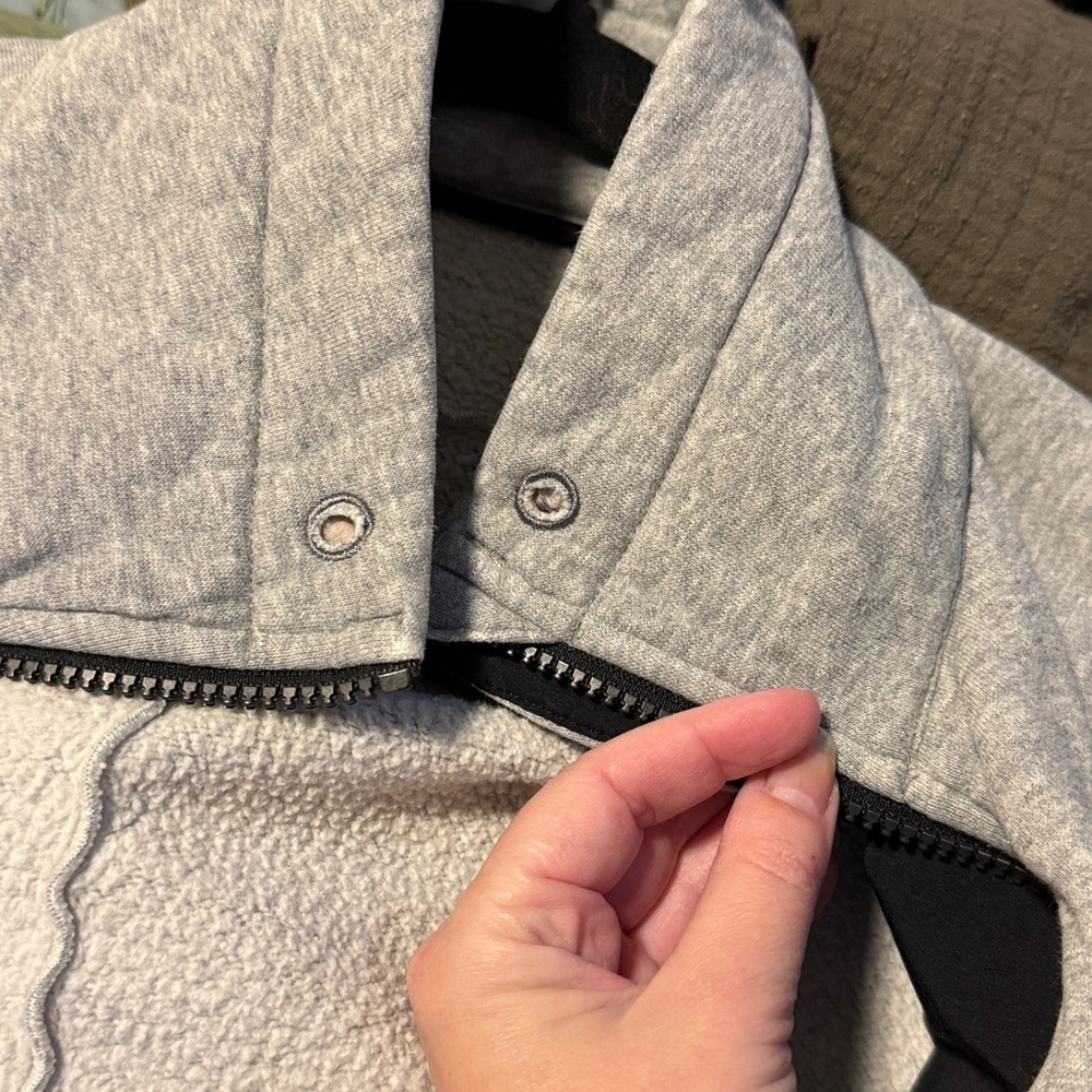 Lululemon jacket - Picture 2 of 2
